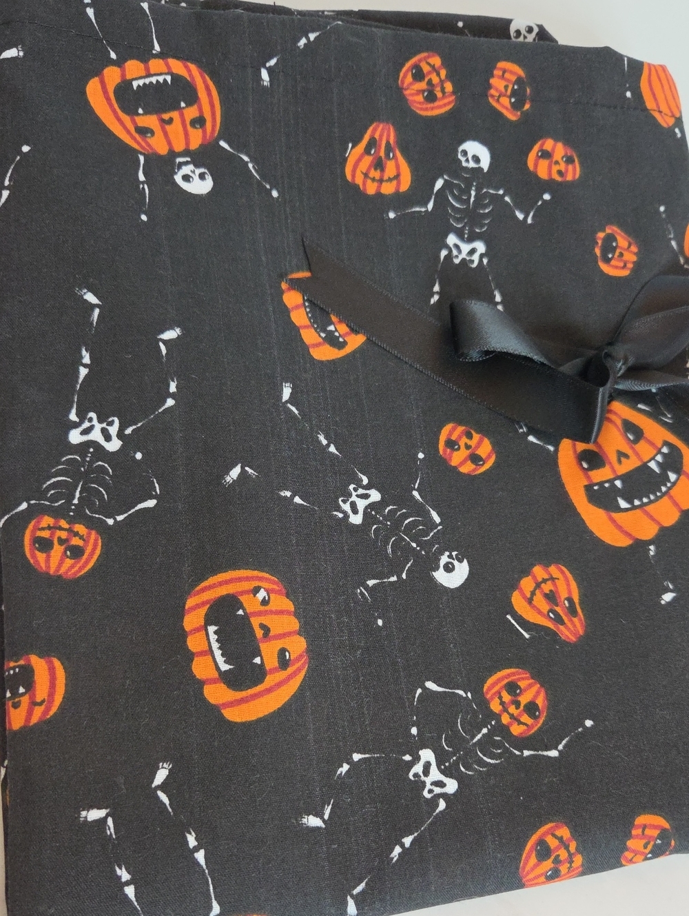 2. Black / Pumpkim Skeleton Large Dust Bag